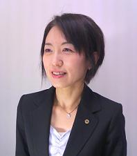 望月　由佳